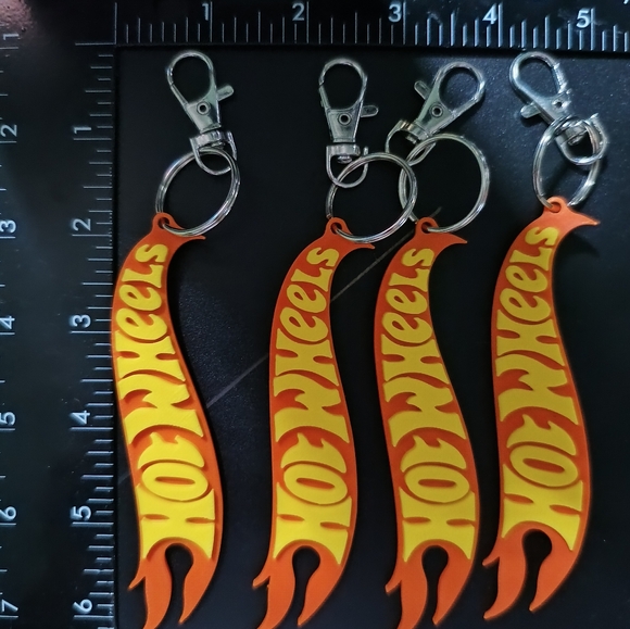 Hot Wheels Orange Flame Keychain Set - Picture 1 of 4